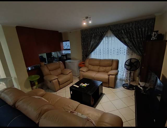 3 BEDROOM HOUSE FOR SALE IN MAGALIESBERG COUNTRY ESTATE